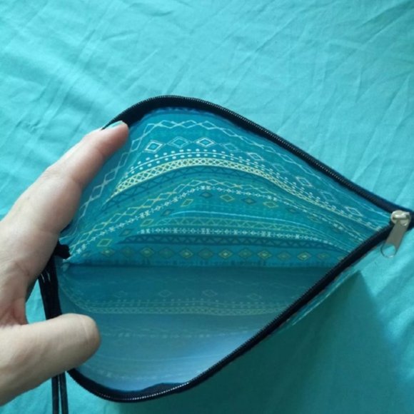 Cute Makeup Bag - Picture 3 of 4